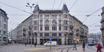 Emplacement exclusif sur la Löwenplatz: bureaux entièrement aménagés de 420 m² sur deux étages à louer.