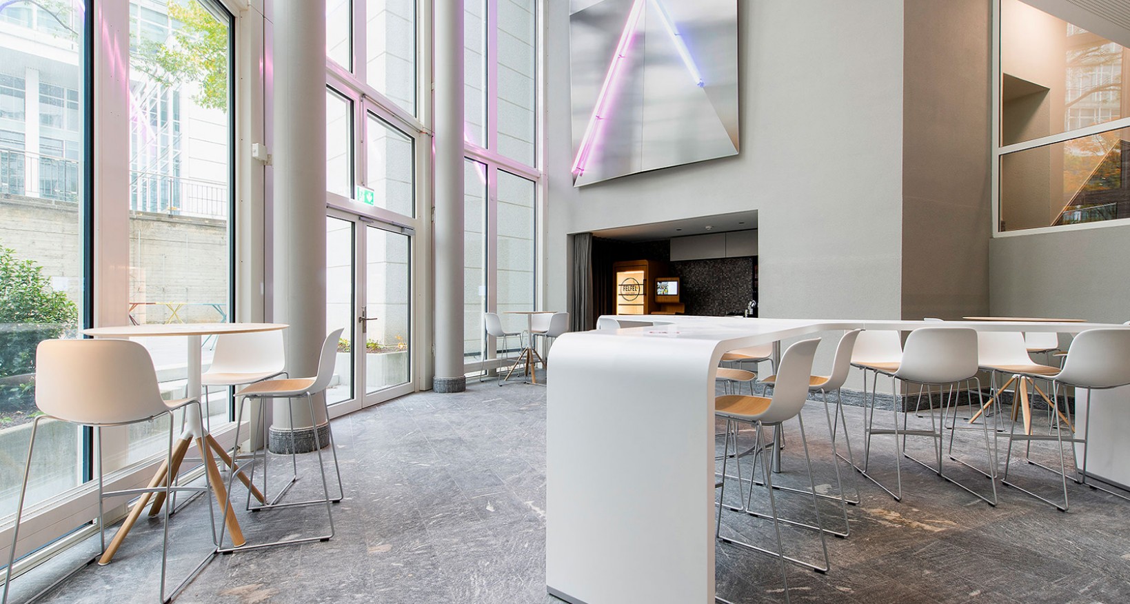Zentral auf dem ABB-Areal gelegen, bietet das Objekt DUPLEX 110 m² bis  1‘965 m² flexibel nutzbare Büroflächen mit Aussenparkplätzen