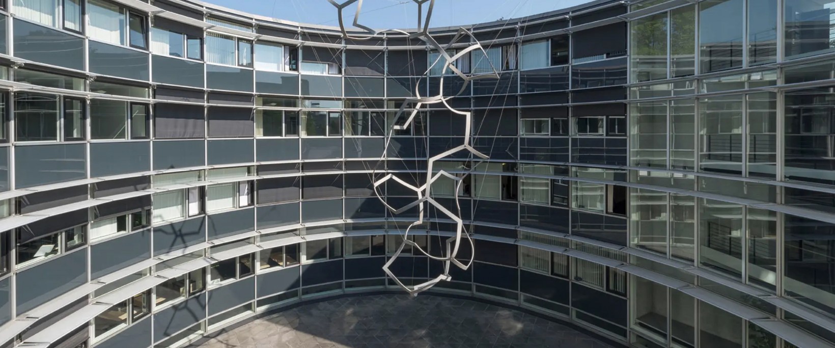 Per sofort oder nach Vereinbarung vermieten wir attraktive  Büroräume mit einer Fläche von 158 m2 für ca. 20 Arbeitsplätze  in der Altstadt von Aarau.