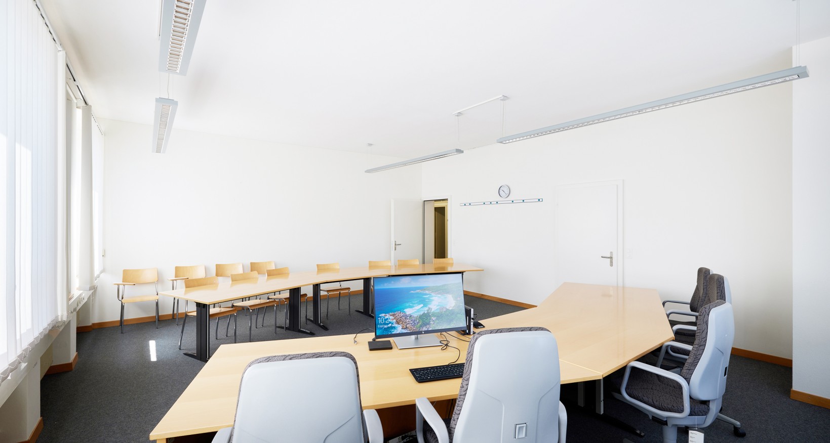 An zentraler Lage in Aaraus Altstadt vermieten wir an der Laurenzenvorstadt 9 im 1. und 2. Obergeschoss je 463 m² ausgebaute Büroflächen.