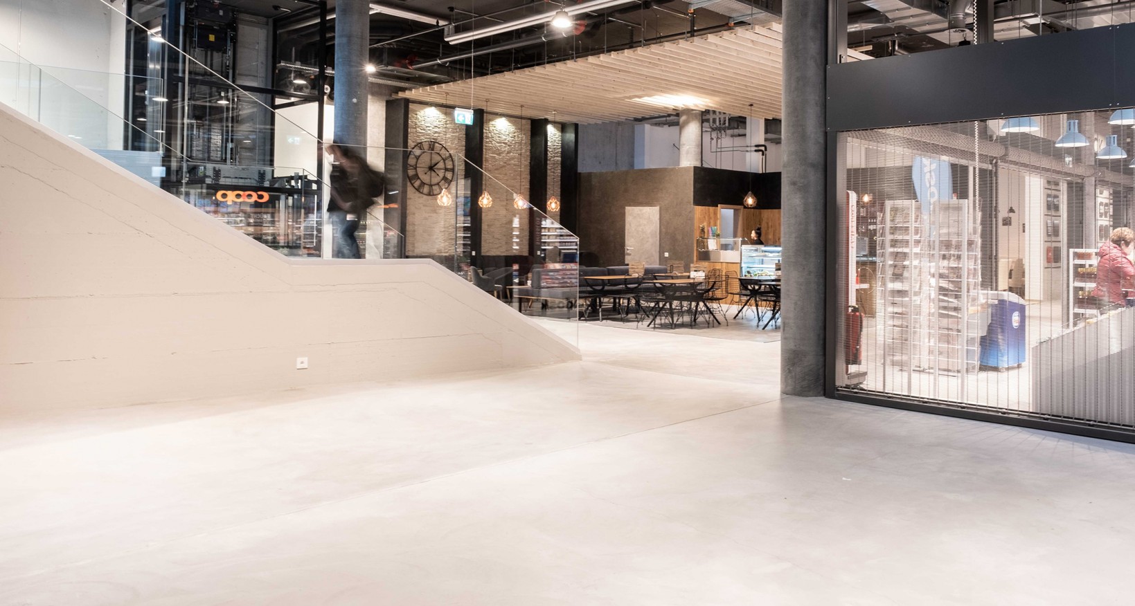 Wir vermieten direkt am Bahnhof Chur in unserer Markthalle im Steinbock eine Popup-Fläche mit ca. 90 m2.