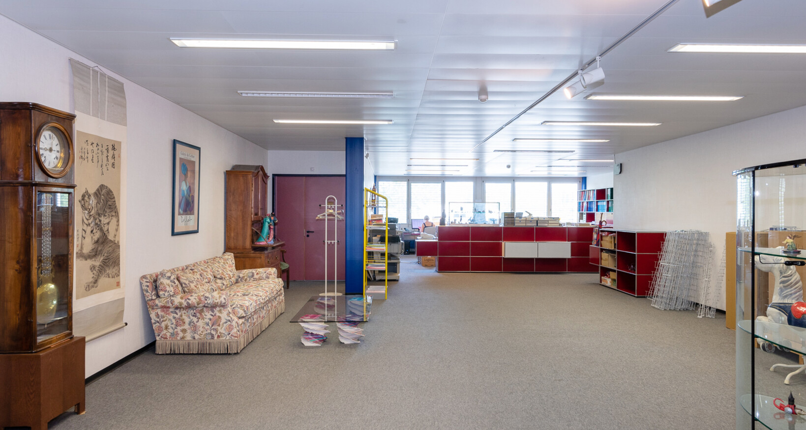 Grosszügige, lichtdurchflutete Büroräume mit ca. 284 m2 Fläche im 2. Stock einer Immobile nur wenige hundert Meter vom Autobahnanschluss entfernt.