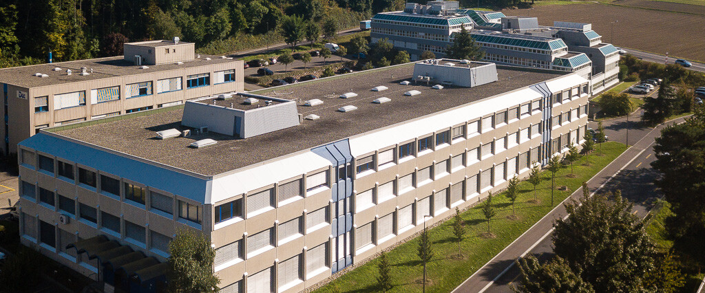 Grosszügige, lichtdurchflutete Büroräume mit ca. 284 m2 Fläche im 2. Stock einer Immobile nur wenige hundert Meter vom Autobahnanschluss entfernt.