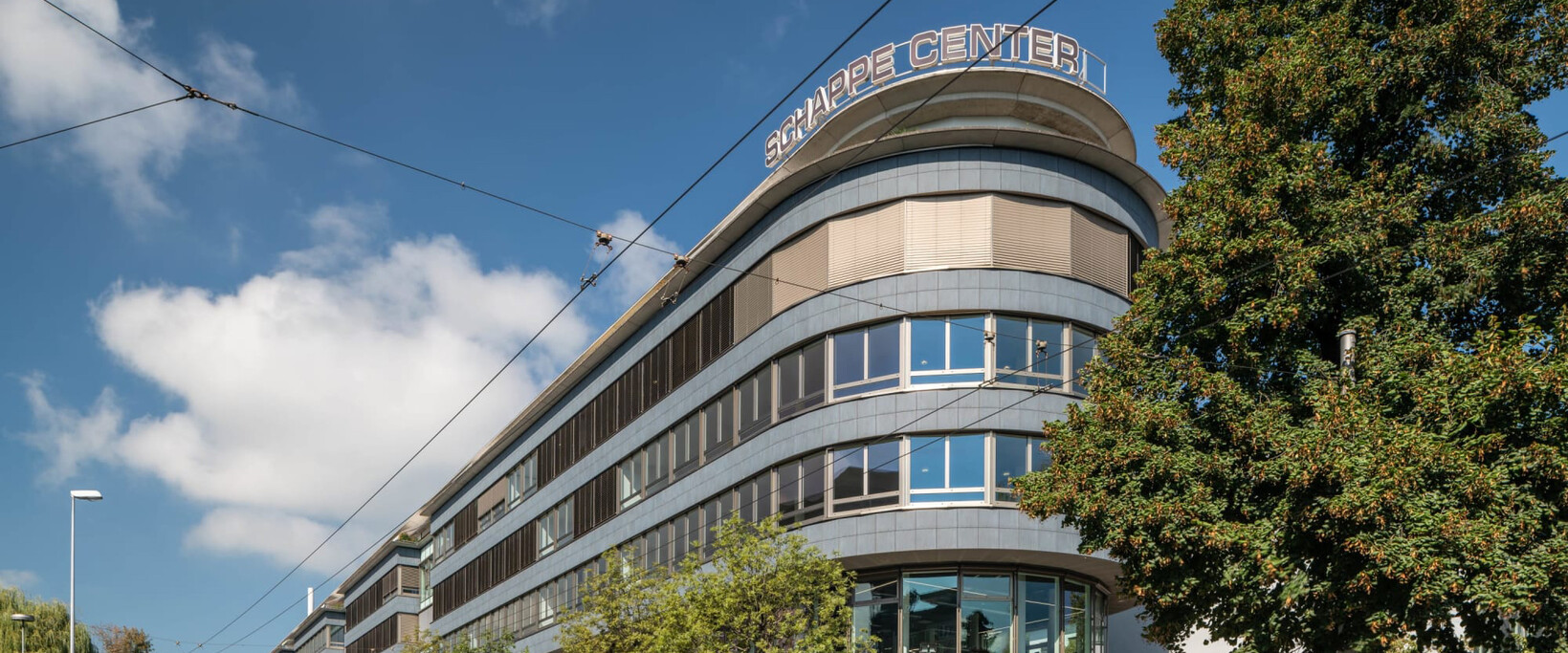 Mitten in Kriens, direkt oberhalb des Schappe Centers,  vermieten wir per sofort oder nach Vereinbarung moderne  Büroräumlichkeiten mit einer Gesamtfläche von 4'103 m².