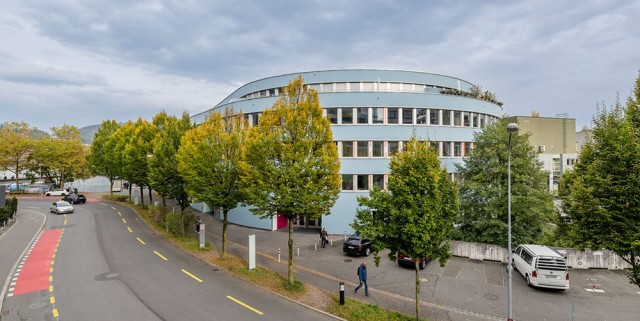 Une zone de travail dynamique verra le jour sur une superficie d’environ 4200 m², où des start-ups et des entreprises établies de tous les secteurs pourront collaborer et s’inspirer mutuellement.