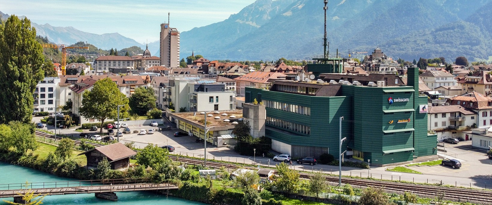 Wir vermieten per sofort oder nach Vereinbarung in einem gepflegten Geschäfts-  und Wohnhaus attraktive Büroflächen an bester Lage: