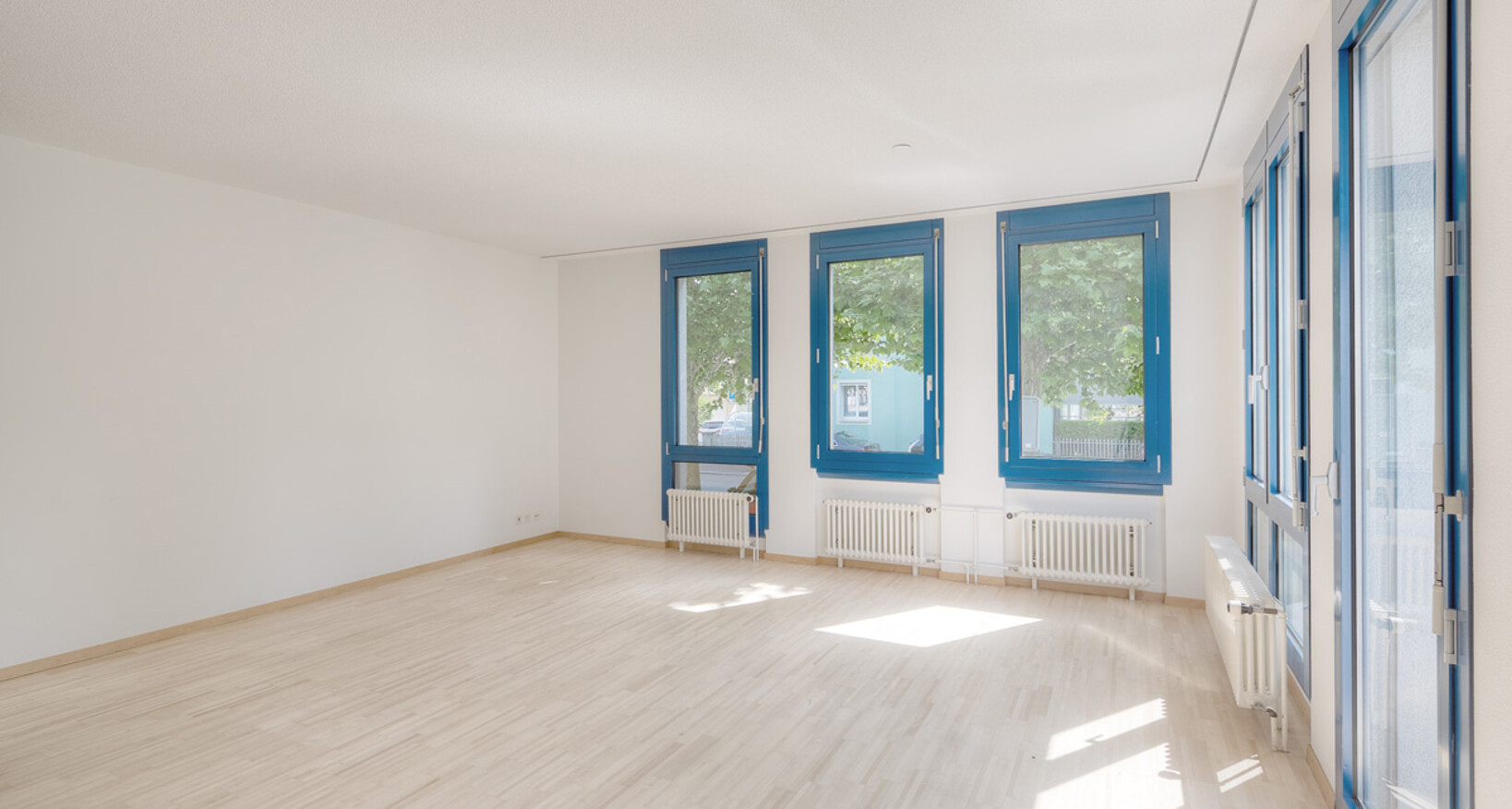 Ausgebauter Büroraum mit 117 m² im Erdgeschoss an zentraler Lage in Solothurn zu vermieten.