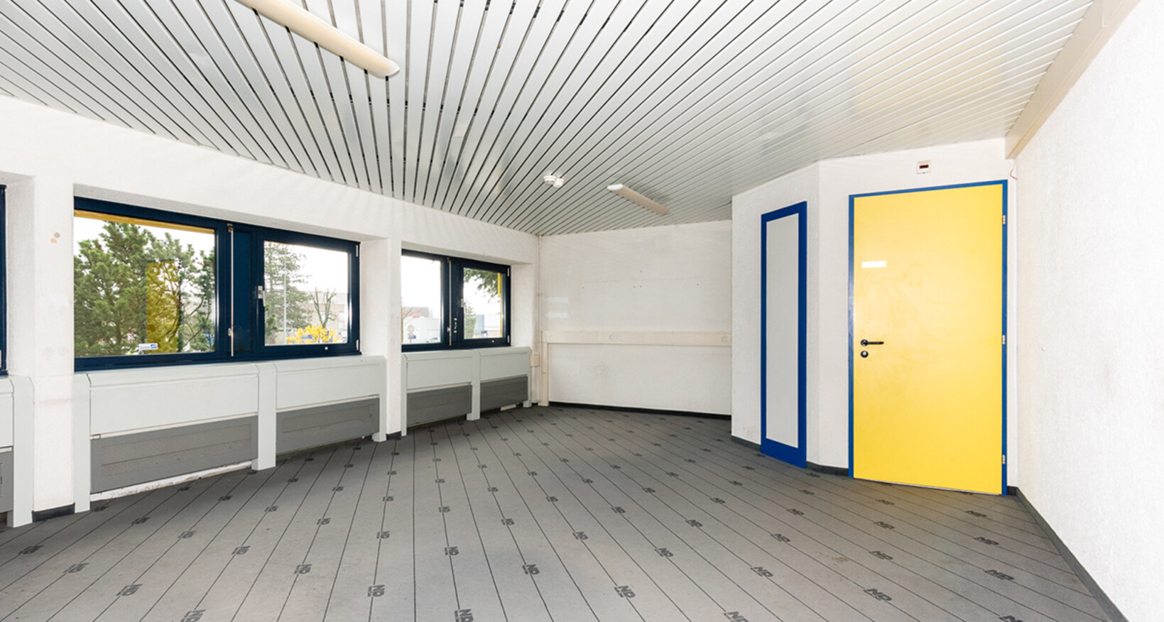 Ces magnifiques bureaux de 204m2 sont situés dans  la localité de Gland, en plein cœur de la zone industrielle. 