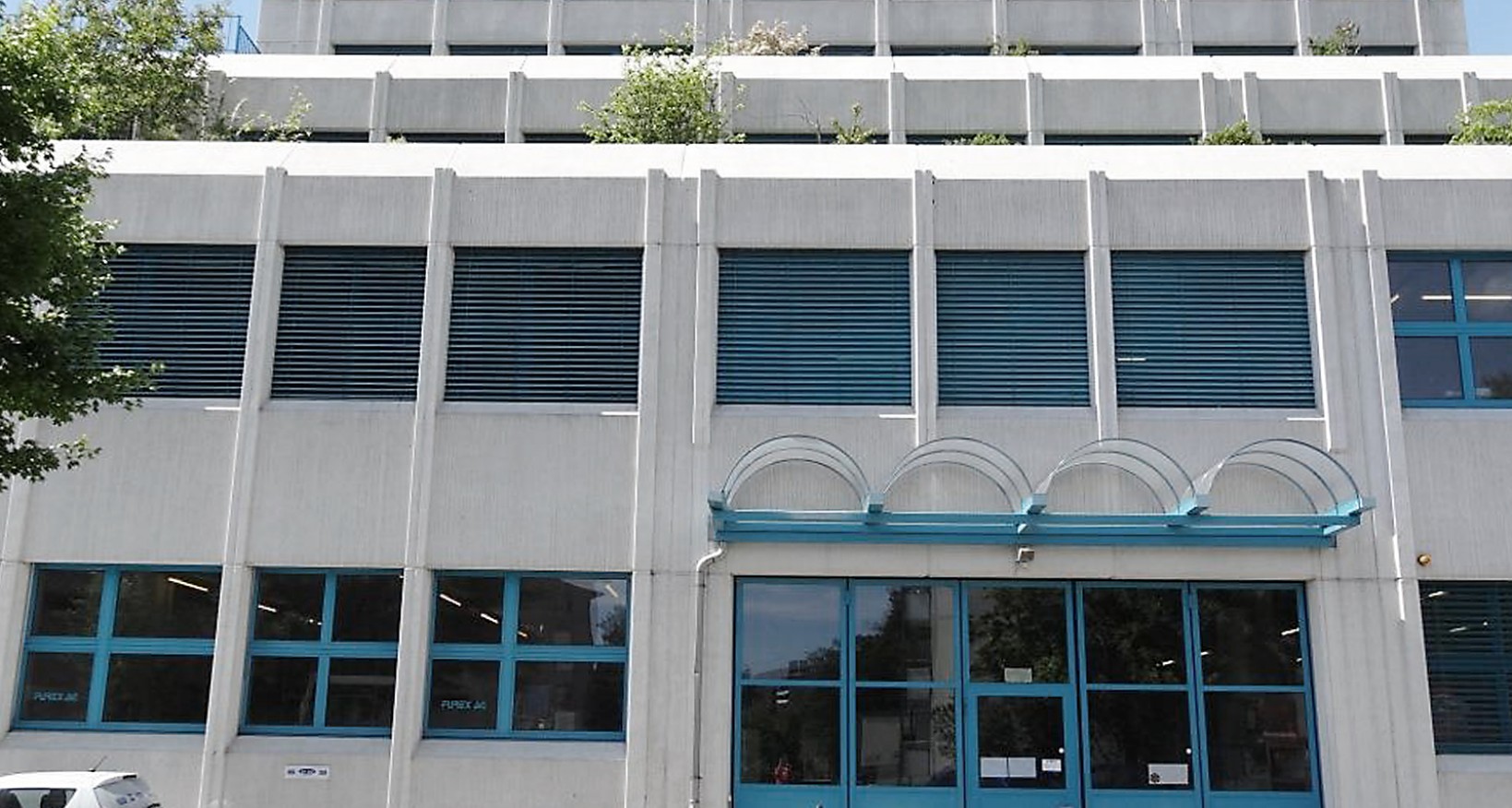 Im Herzen des Industriequartiers von Fehraltorf vermieten wir diese vielseitig  nutzbare Gewerbe- oder Lagerräumlichkeit mit über 261 m2 im Erdgeschoss. 