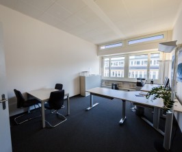 Im aufstrebenden und lebendigen Binzquartier in Zürich wird ab dem 1. Oktober 2025 oder nach Vereinbarung eine attraktive Büro- bzw. Gewerbefläche mit 1’111 m² vermietet. Im aufstrebenden und lebendigen Binzquartier in Zürich wird ab dem 1. Oktober 2025 oder nach Vereinbarung eine attraktive Büro- bzw. Gewerbefläche mit 1’111 m² vermietet.