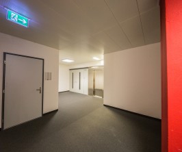 Im aufstrebenden und lebendigen Binzquartier in Zürich wird ab dem 1. Oktober 2025 oder nach Vereinbarung eine attraktive Büro- bzw. Gewerbefläche mit 1’111 m² vermietet. Im aufstrebenden und lebendigen Binzquartier in Zürich wird ab dem 1. Oktober 2025 oder nach Vereinbarung eine attraktive Büro- bzw. Gewerbefläche mit 1’111 m² vermietet.