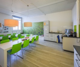 Im aufstrebenden und lebendigen Binzquartier in Zürich wird ab dem 1. Oktober 2025 oder nach Vereinbarung eine attraktive Büro- bzw. Gewerbefläche mit 1’111 m² vermietet. Im aufstrebenden und lebendigen Binzquartier in Zürich wird ab dem 1. Oktober 2025 oder nach Vereinbarung eine attraktive Büro- bzw. Gewerbefläche mit 1’111 m² vermietet.