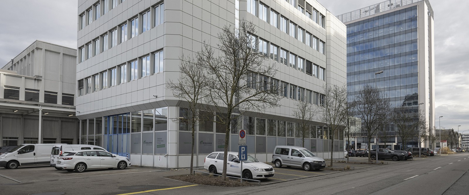 An der Brandstrasse 26 in der Energiestadt Schlieren-Zürich stehen vielseitig nutzbare Büroflächen in einem optimal erschlossenen Geschäftshaus zur Verfügung. 