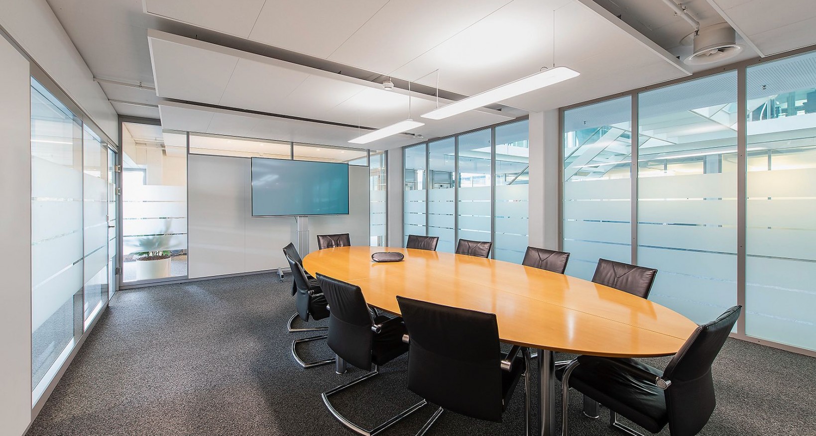 Ab Januar 2022 oder nach Vereinbarung stehen im Businesspark Wallisellen flexibel einteilbare Büroeinheiten ab ca. 200 bis 3’500 m² zur Miete zur Verfügung.