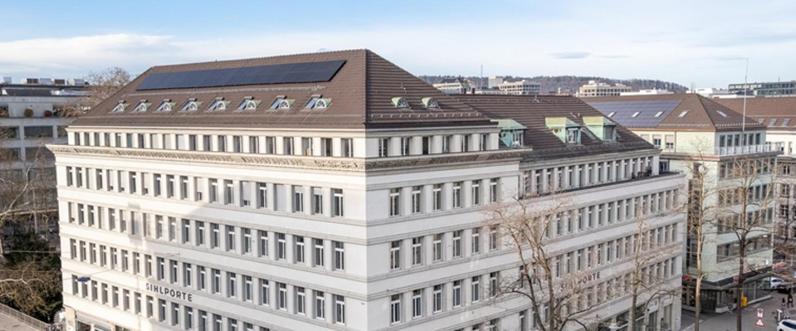 In erstklassiger Lage im Herzen von Zürich, mitten in einem der beliebtesten Stadtviertel, vermieten wir eine attraktive Bürofläche im 6. Obergeschoss. 
