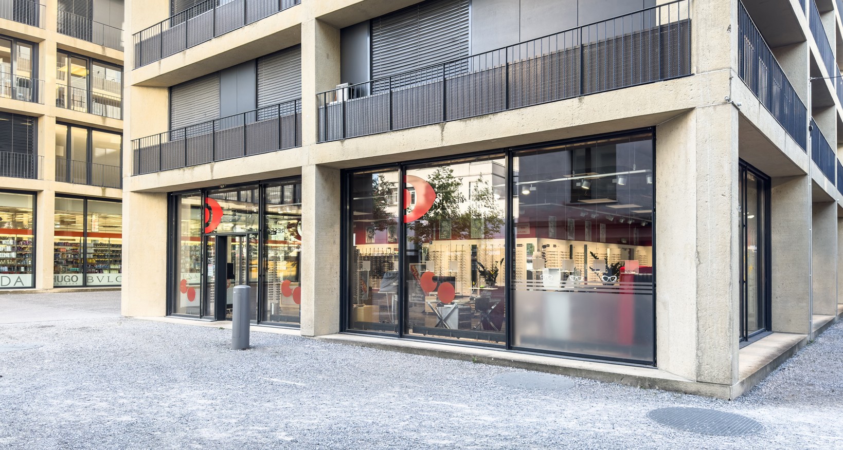 An der Poststrasse 3 in Uster erwartet Sie eine attraktive Verkaufsfläche mit 219 m² im Erdgeschoss – modern, offen und bestens sichtbar. 